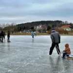 Kluziště na louce v Dobřanech
