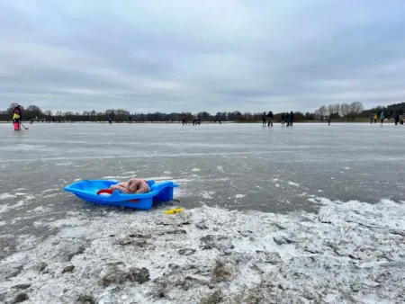 Kluziště na louce v Dobřanech