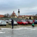 Kluziště na louce v Dobřanech