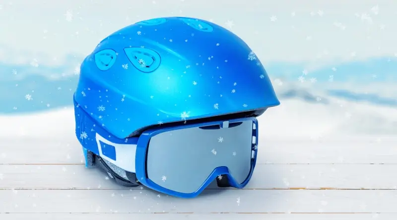 lyžařská helma