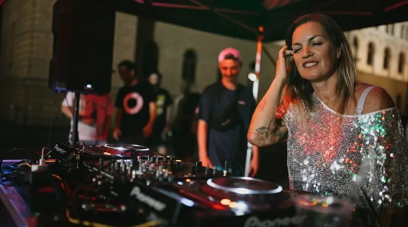 Support Your Local Deejays