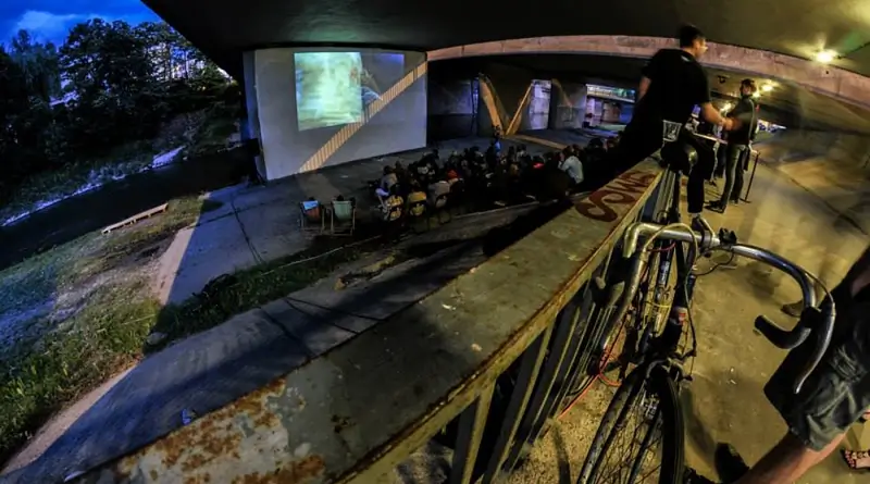 Náplavka na Radbuze