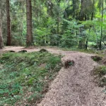 Pěší stezka k areálu Tři trubky