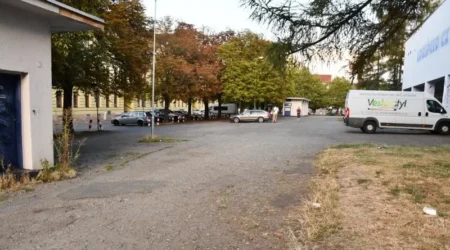 Prostor před zimním stadionem