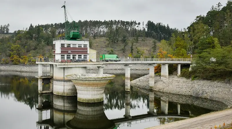 Elektrárna Hracholusky