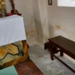 Kaplička před opravou