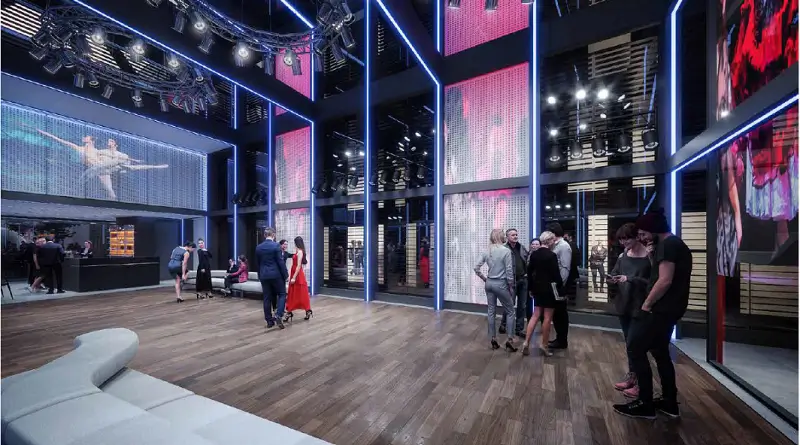 Přízemí – pohled ke vstupu a baru