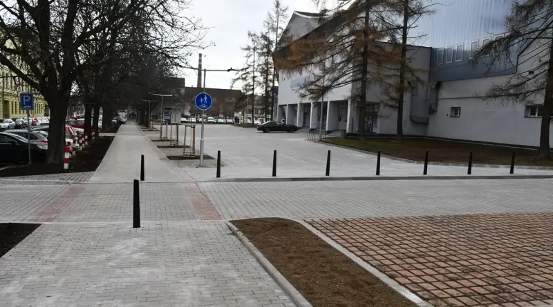 Prostor před zimním stadionem