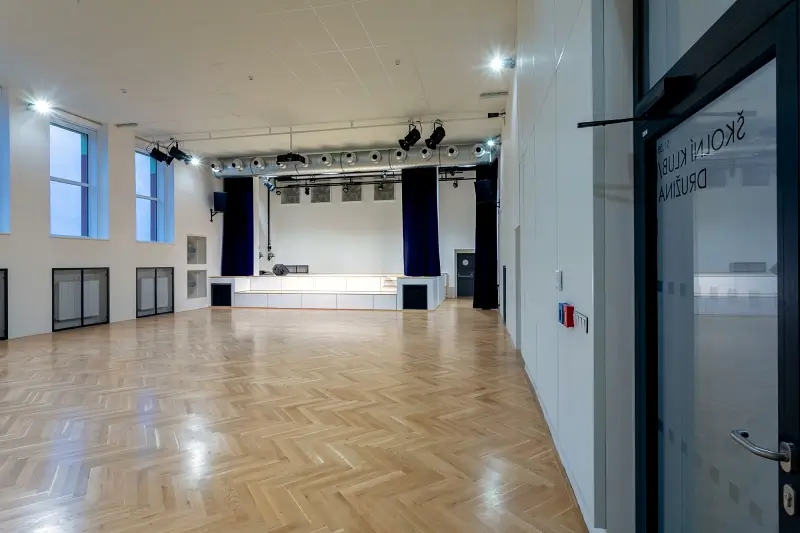 Sportovní hala v Dýšině