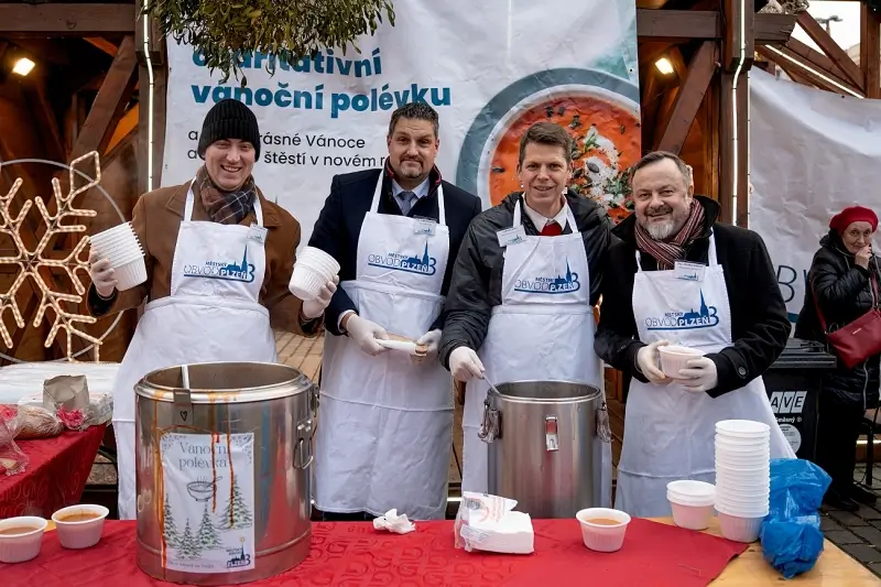 Vánoční polévka Plzeň 2024