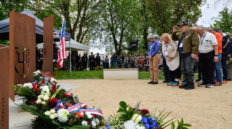 Odhalený památník