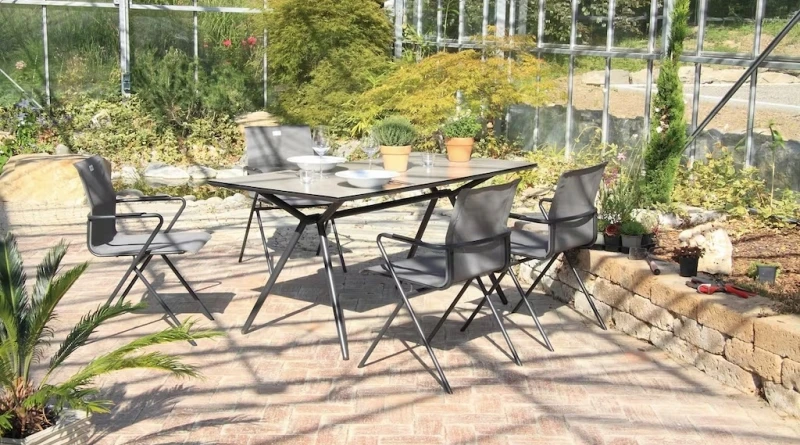 Zahradní sedací sestava