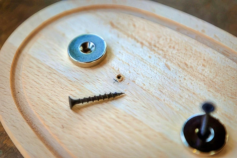 Magnetické úchytky