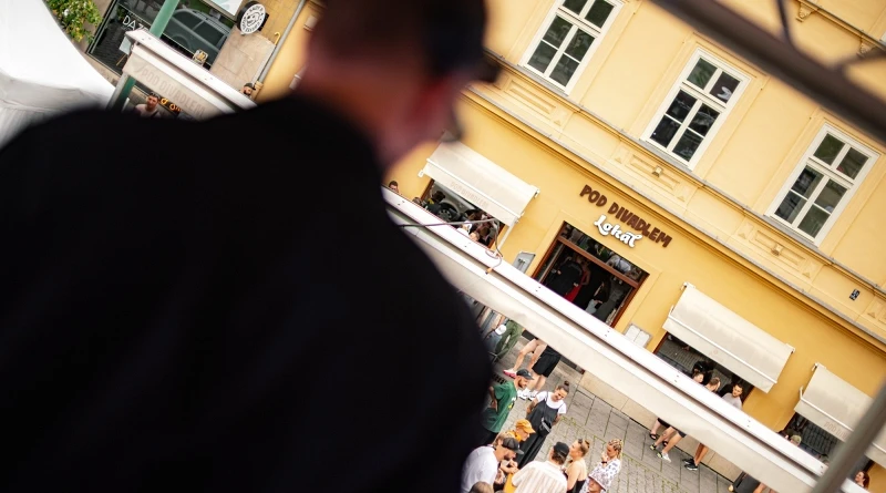 Support your lokál deejays 2024